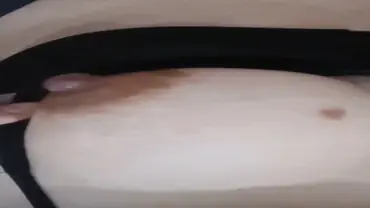 Cewek Panlok Pamer BH CD Hitam Memek Basah Kost